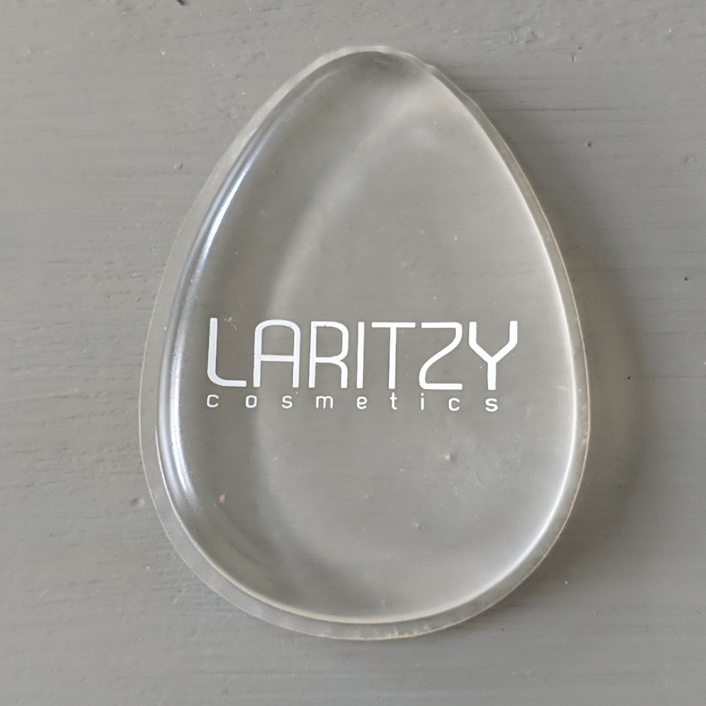 FREE WITH PURCHASE! Laritzy Cosmetics Silicone Beauty Blender